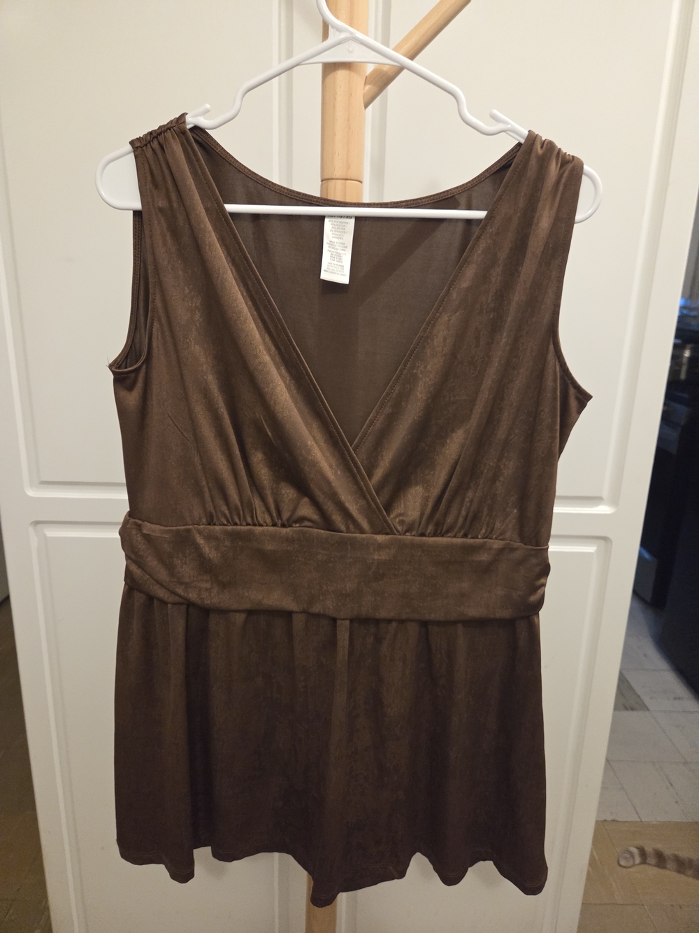 Women’s Chocolate Brown V-Neck Sleeveless Top